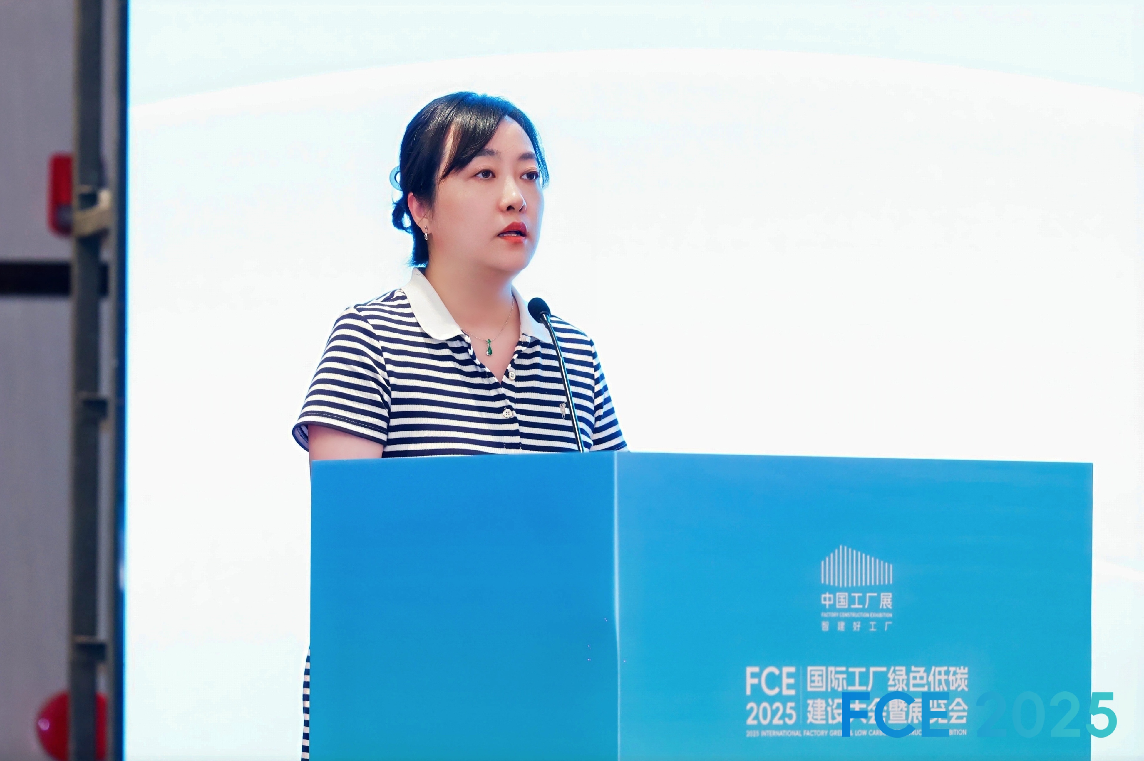 黄思思.jpg