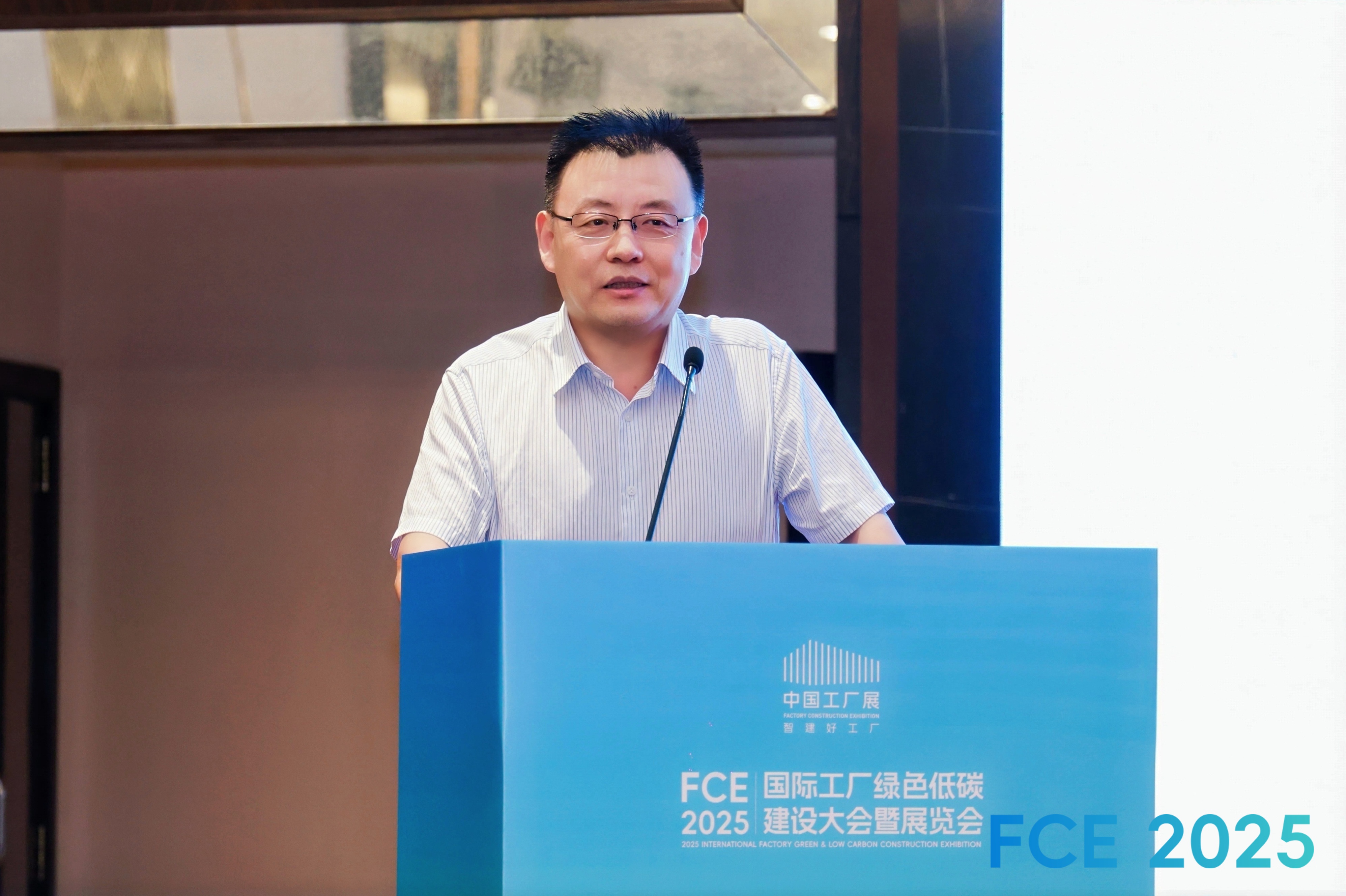 李臣.jpg